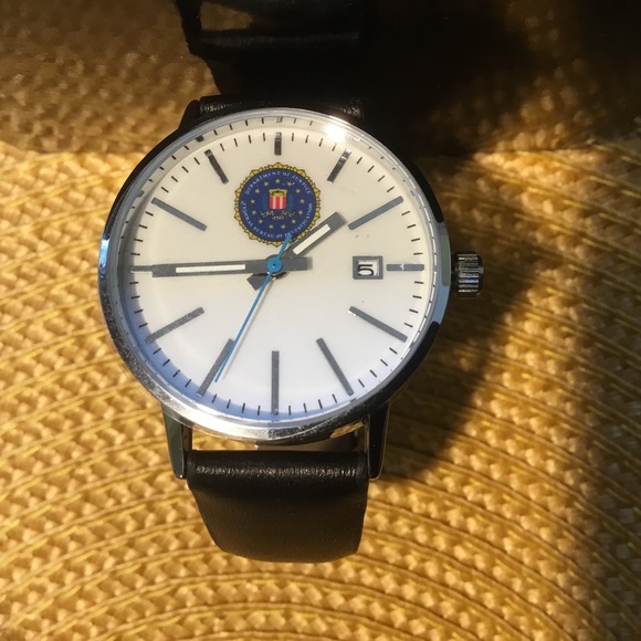 Women /Girls FBI Logo Date/Time Watch NEW! Genuine Leather Band. - Picture 2 of 16